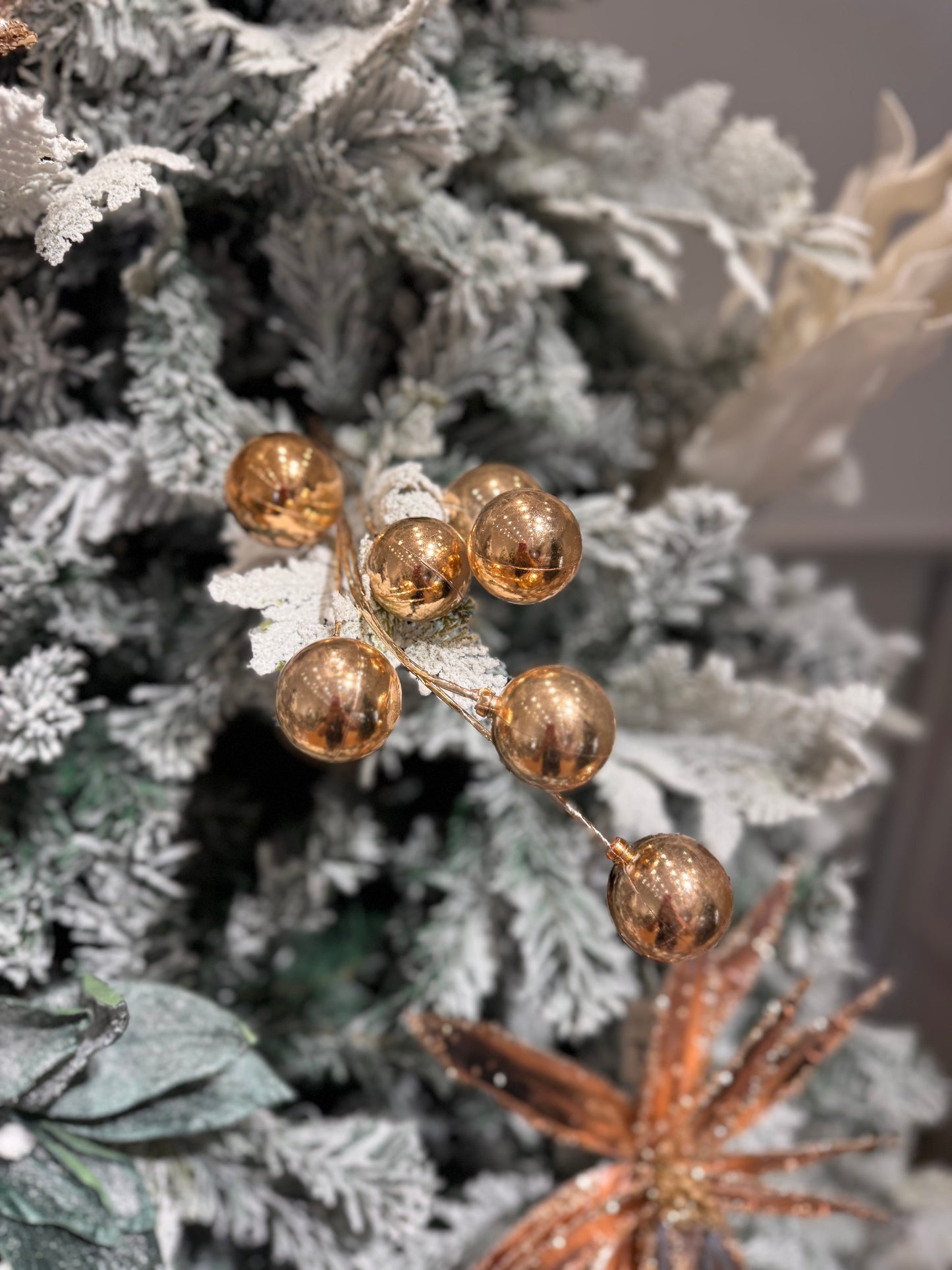 Gold Cluster Baubles Pick