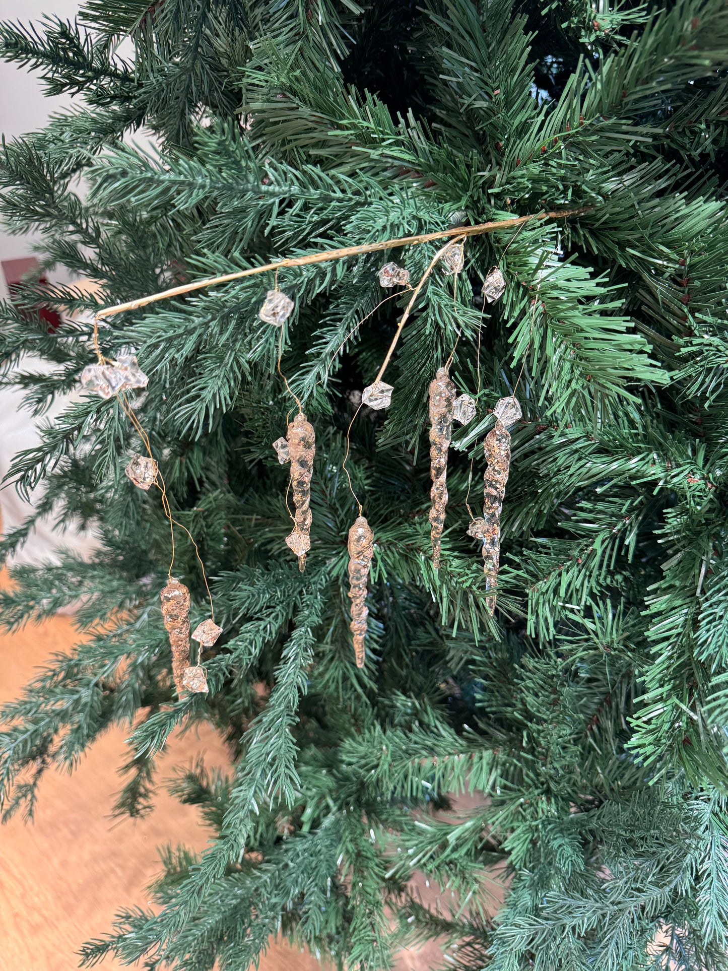 Crystal Dangling Pick